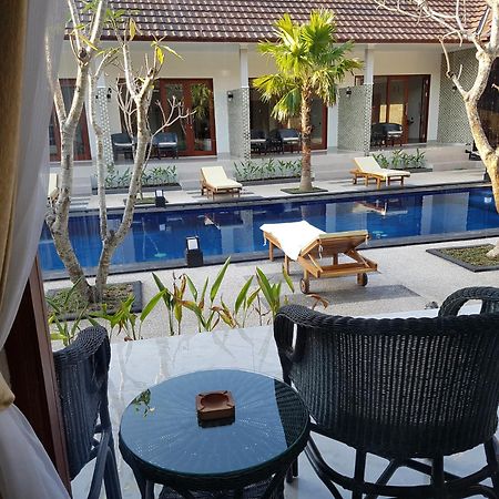 Villa Pine Tree Gili Trawangan Extérieur photo