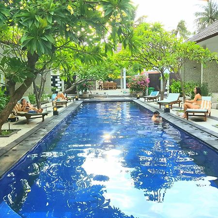 Villa Pine Tree Gili Trawangan Extérieur photo