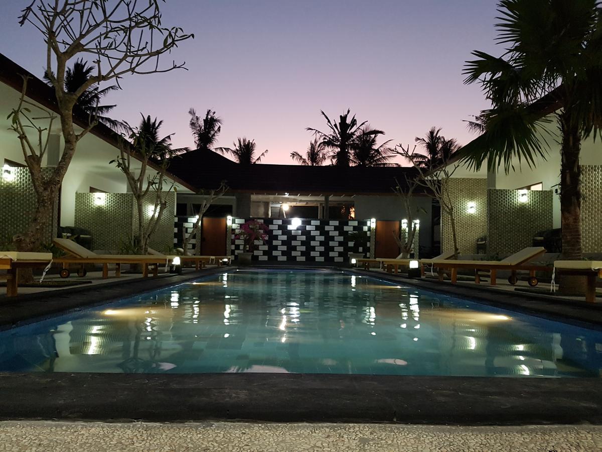 Villa Pine Tree Gili Trawangan Extérieur photo