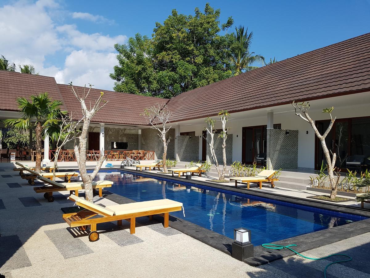 Villa Pine Tree Gili Trawangan Extérieur photo