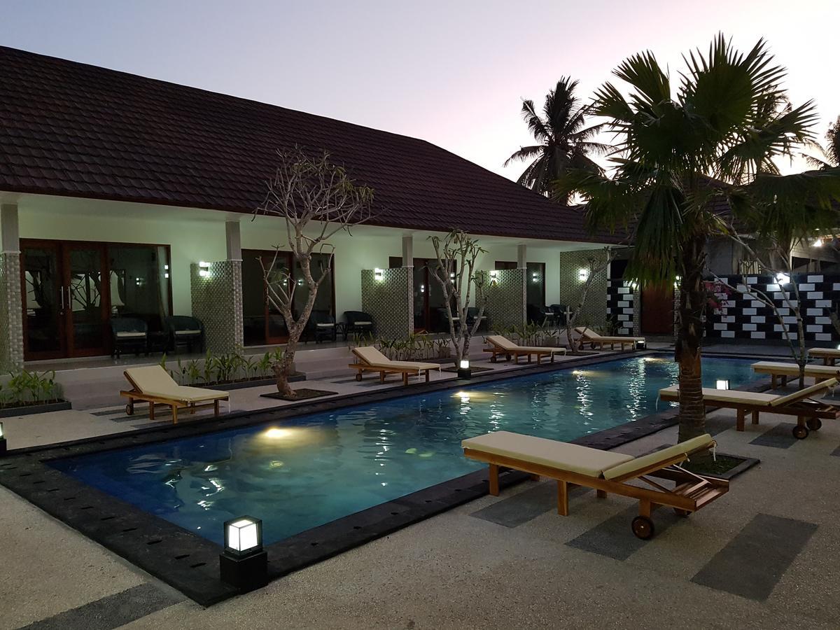 Villa Pine Tree Gili Trawangan Extérieur photo