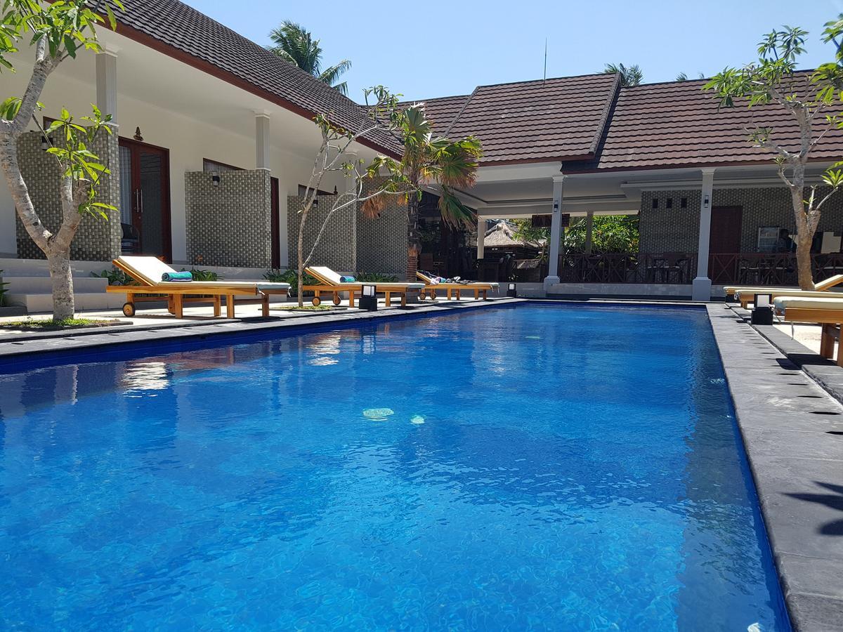 Villa Pine Tree Gili Trawangan Extérieur photo