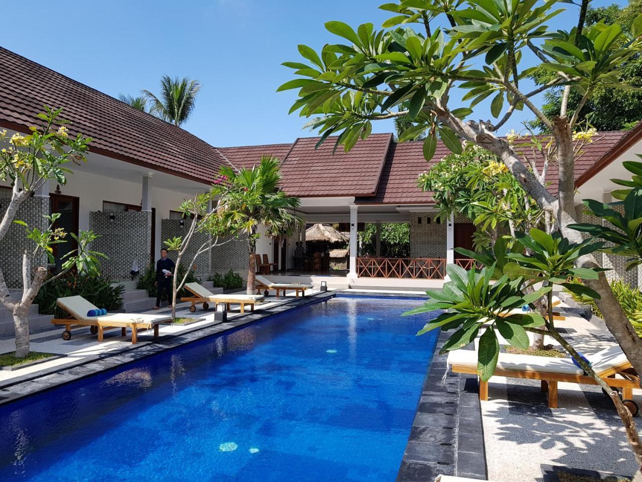 Villa Pine Tree Gili Trawangan Extérieur photo