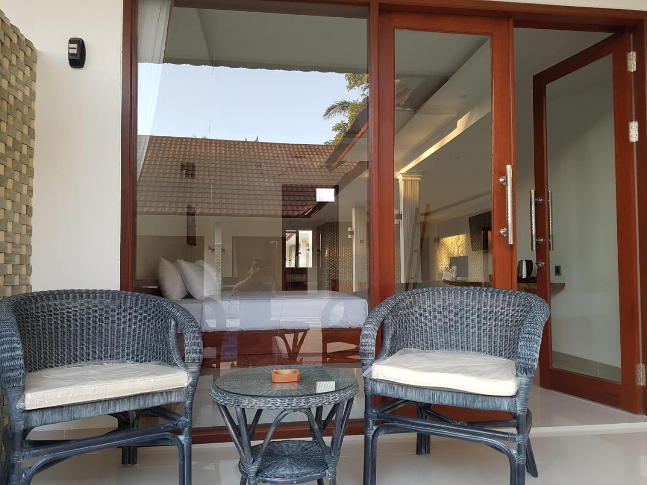 Villa Pine Tree Gili Trawangan Extérieur photo